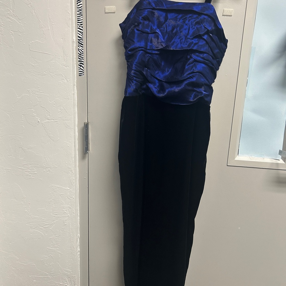 Elegant Strapless Prom Dress in Royal Blue and Black